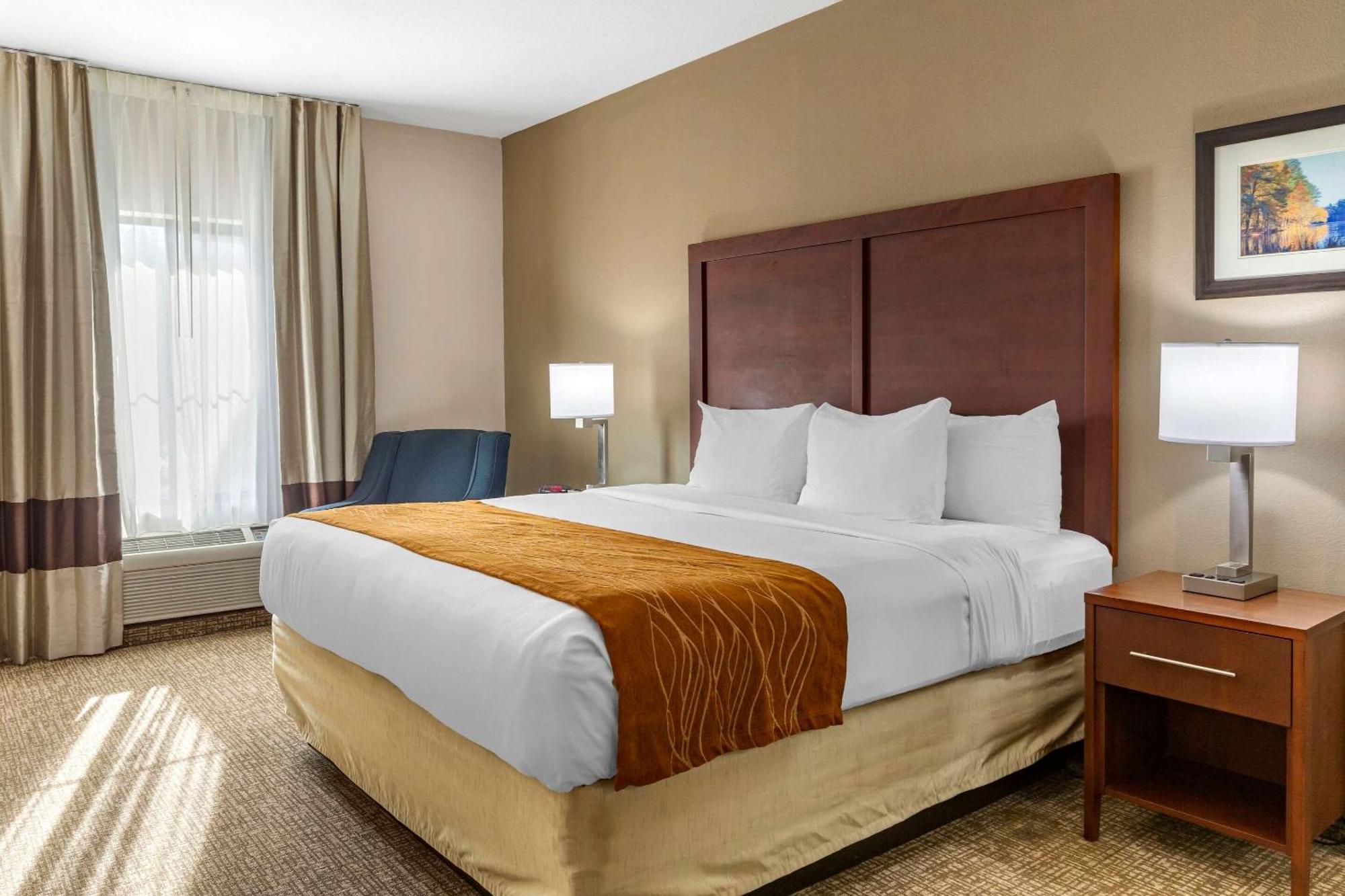 Comfort Inn Smithfield Near I-95 Bilik gambar